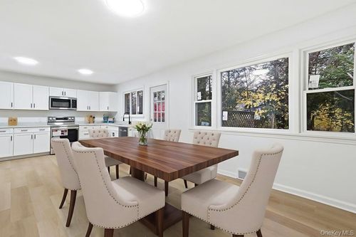 3 Lake Dr, Ellenville, NY, 12428-2309 | Card Image