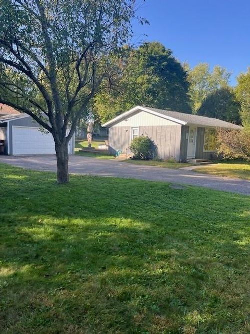 304 13th St S, Buffalo, MN, 55313-1233 | Card Image