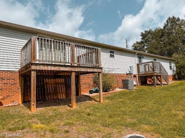 277 Clover Ln, House other with 3 bedrooms, 2 bathrooms and null parking in Mount Airy NC | Image 5