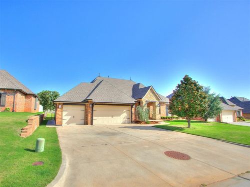 12607 Forest Oaks Drive, Choctaw, OK, 73020 | Card Image