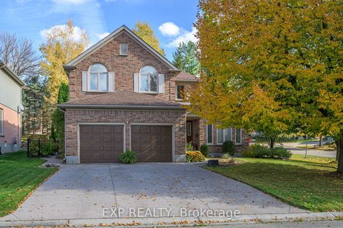 22 Glenridge Cres, London, ON, N6G4W5 | Card Image