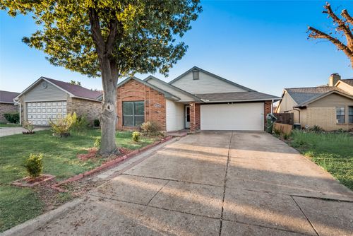 2410 Brookdale Dr, Arlington, TX, 76014-1808 | Card Image