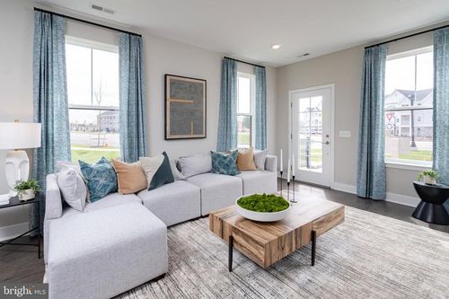 102 Leona Stewart Ln, PENNINGTON, NJ, 08534 | Card Image