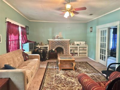 1404 S Grand Avenue, House other with 3 bedrooms, 2 bathrooms and null parking in Gainesville TX | Image 3