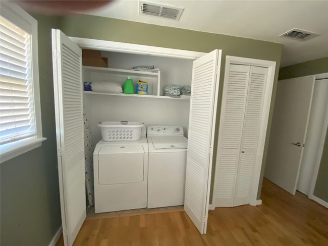 Laundry room with washer/dryer | Image 17