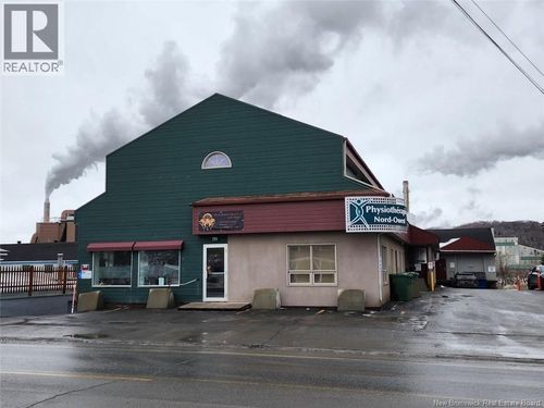 {{alt}} | Card Image