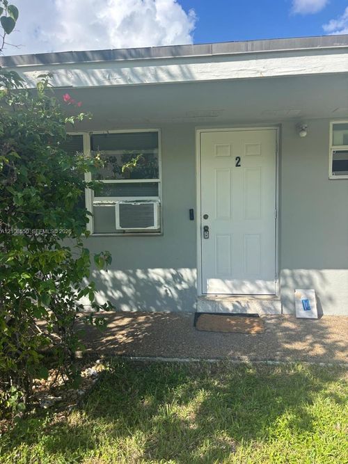 2-704 Se 21st St, Fort Lauderdale, FL, 33316-3543 | Card Image