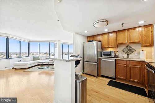 ph-p209-2001 Hamilton St, PHILADELPHIA, PA, 19130-4223 | Card Image