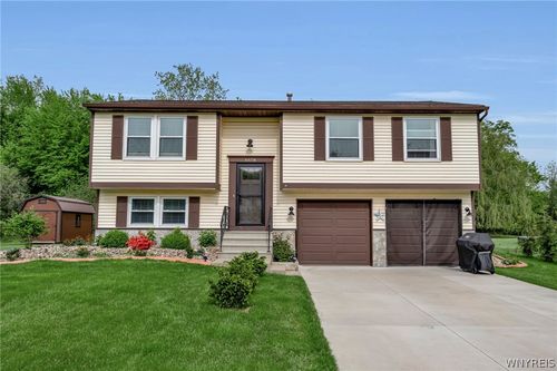 6658 Royal Pkwy S, Lockport, NY, 14094-6708 | Card Image