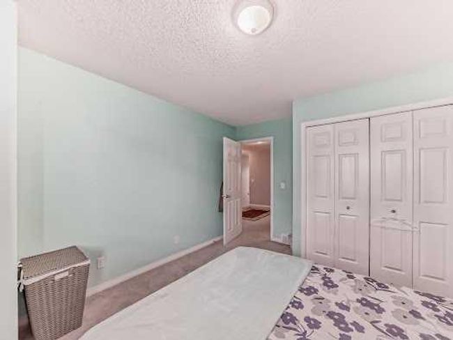 127 Hidden Creek Rise Nw, Home with 3 bedrooms, 2 bathrooms and 2 parking in Calgary AB | Image 38