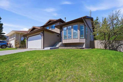 4 Woodstock Rd Sw, Calgary, AB, T2W5V8 | Card Image