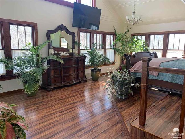 708 S Cedar St, House other with 3 bedrooms, 3 bathrooms and null parking in Abilene KS | Image 40