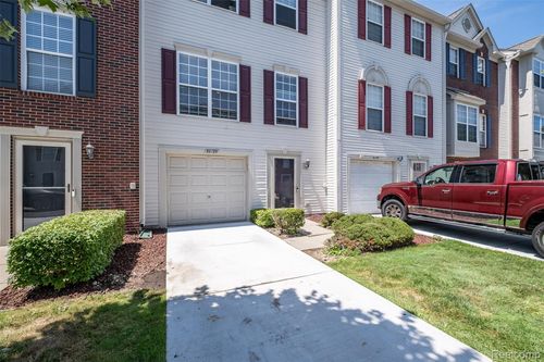 36129 Dominion Cir, Sterling Heights, MI, 48310-7456 | Card Image