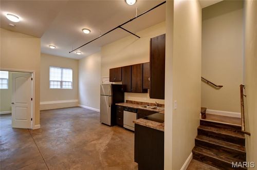 106-257 S Florissant Rd, Ferguson, MO, 63135-2717 | Card Image