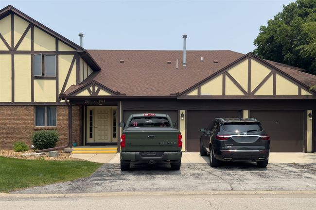 D1 - 201 Carol Ct, Condo with 2 bedrooms, 2 bathrooms and 1 parking in Pontiac IL | Image 31
