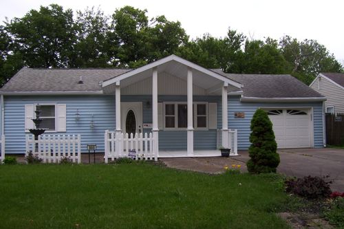 800 Roselyn Dr, Rantoul, IL, 61866-1661 | Card Image