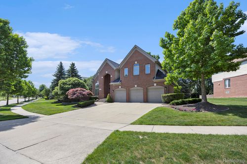 24609 Cavendish Ave E, Novi, MI, 48375-2362 | Card Image