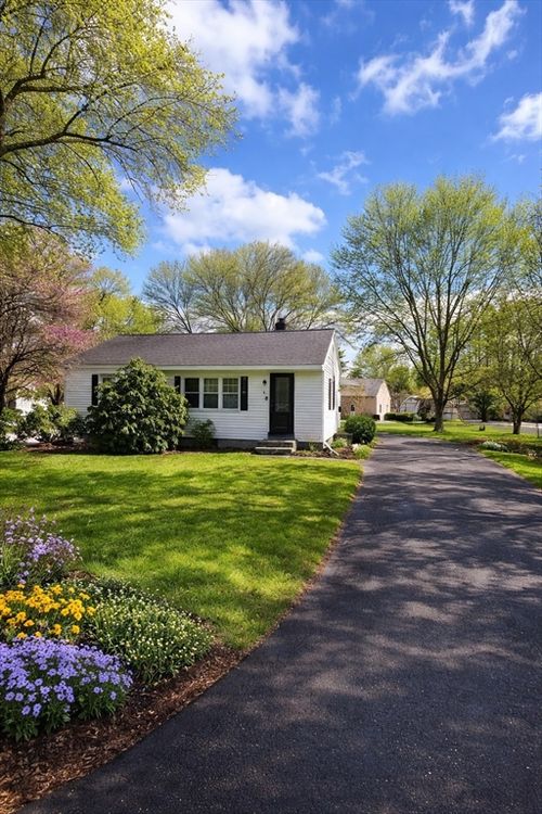 9 Mulberry Ln, Northborough, MA, 01532-1835 | Card Image