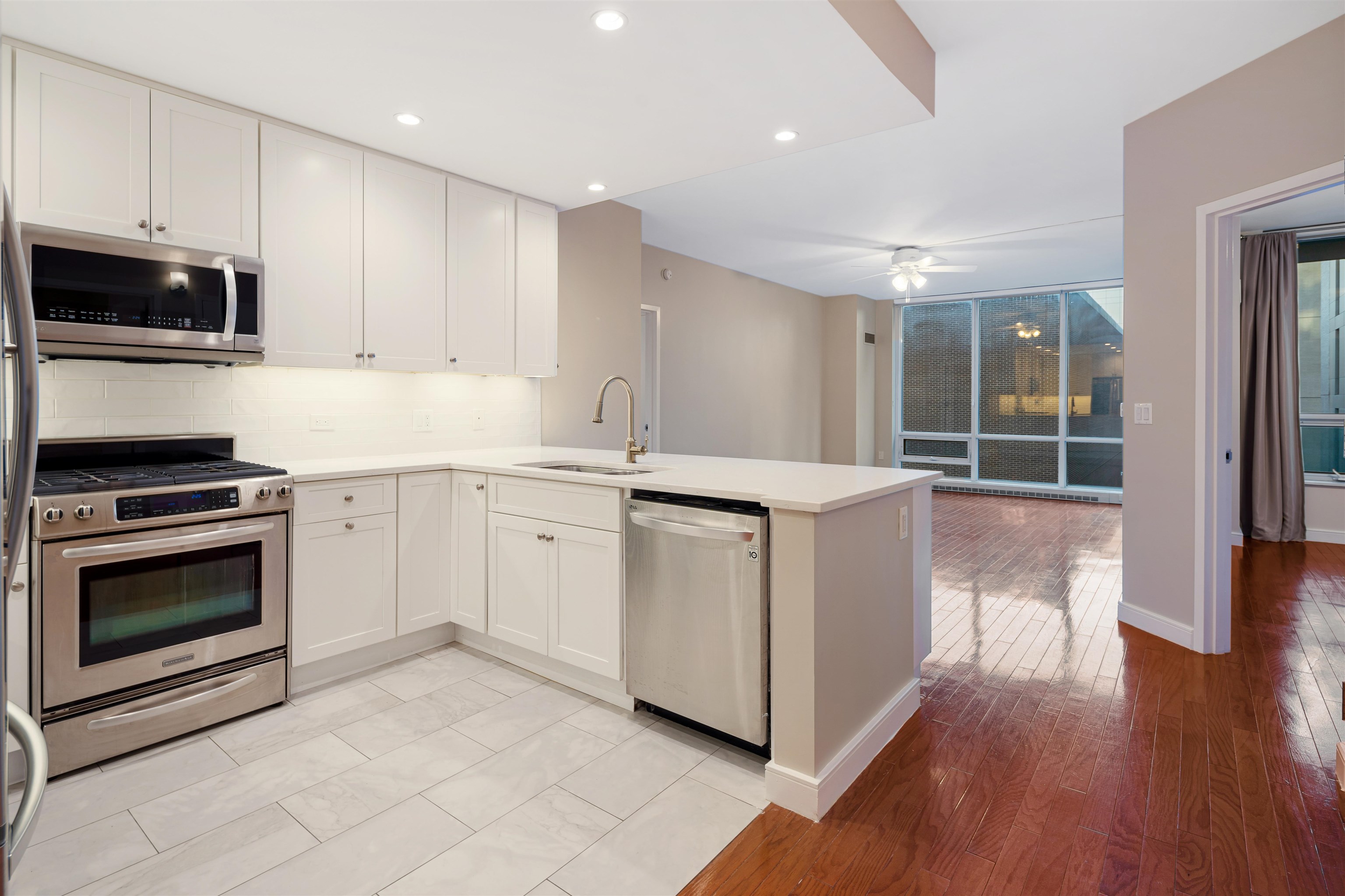 Residential Lease in JC, Downtown 2