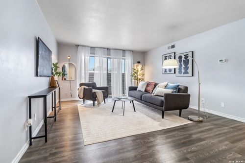 apt-225l-8038 Broadway, San Antonio, TX, 78209-8000 | Card Image