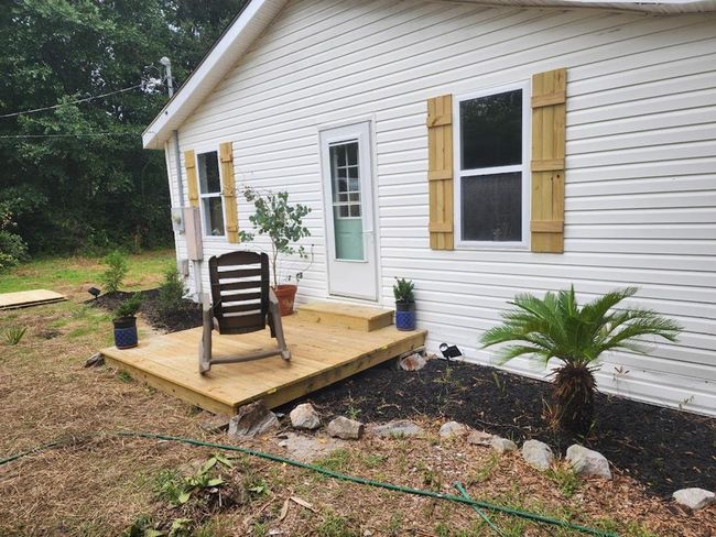 Side porch off of Main bedroom | Image 9
