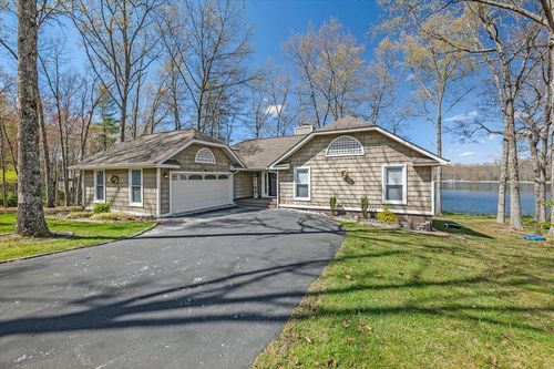 14 Dalton Ter, Crossville, TN, 38558-8832 | Card Image