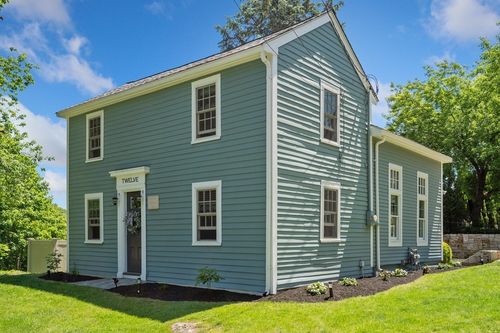 12 Fern St, Lexington, MA, 02421-6013 | Card Image