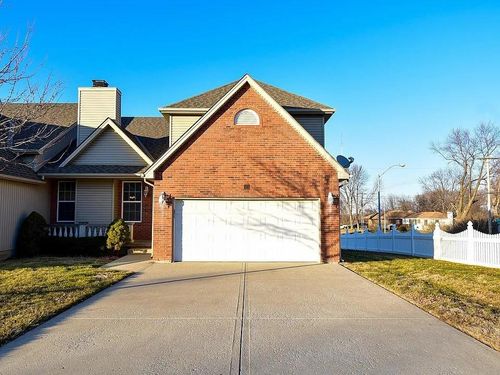 2 Nw 114th Ct, Kansas City, MO, 64155-1088 | Card Image