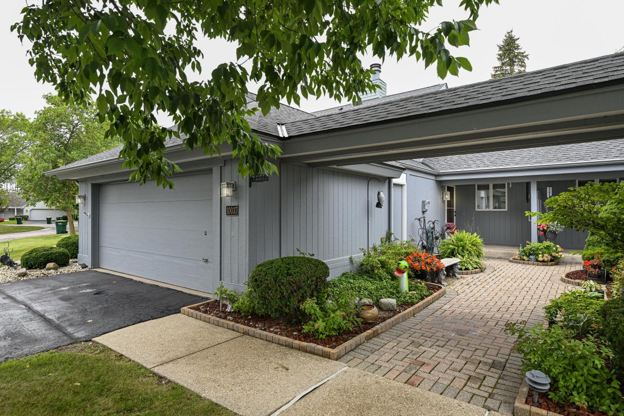 Kirkland Ct, Mequon, WI 53092
