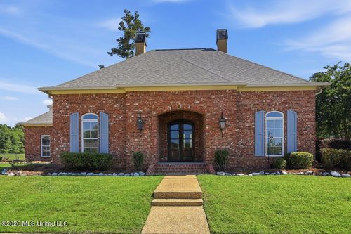 100 Grandeur Drive, Brandon, MS, 39042 | Card Image