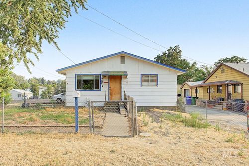 426 16th Ave, Lewiston, ID, 83501-2910 | Card Image