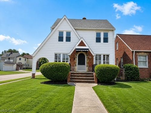 300 E 211 Street, Euclid, OH, 44123 | Card Image