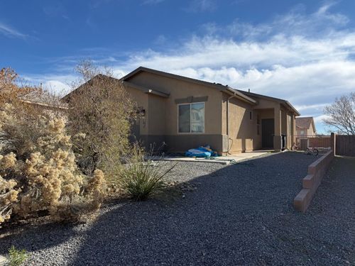 18 Salida Del Sol, Los Lunas, NM, 87031-8804 | Card Image
