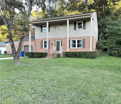 80 Sweetbriar Dr, Newport News, VA, 23606-3908 | Card Image