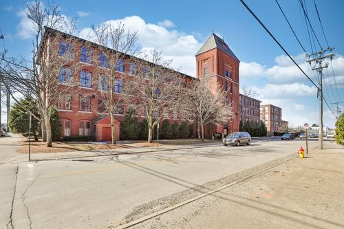 403-471 Silver St, Manchester, NH, 03103-5068 | Card Image