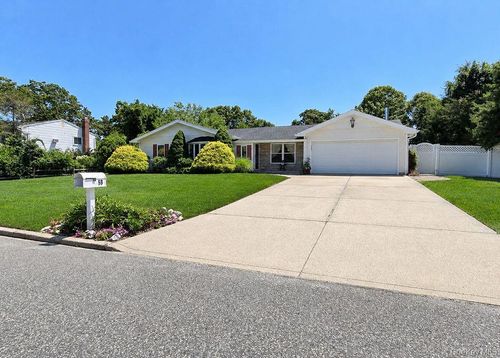 53 Orleans Grn, Coram, NY, 11727-2125 | Card Image