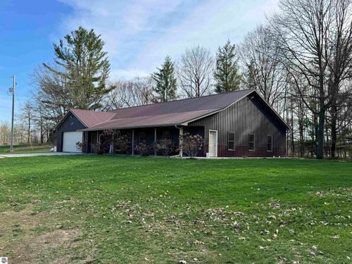 7765 N Summerton Rd, Clare, MI, 48617-9171 | Card Image