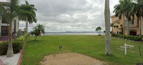 362 Bayshore Dr, CAPE CORAL, FL, 33904-5811 | Card Image
