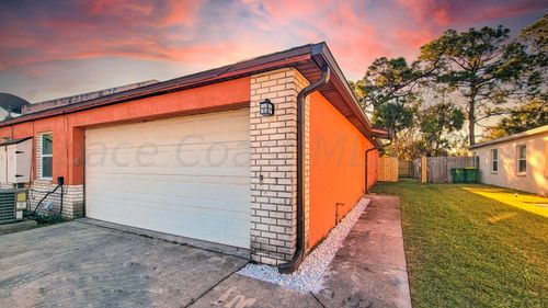 318 Sun Dial Ct, Cocoa, FL, 32926-4277 | Card Image