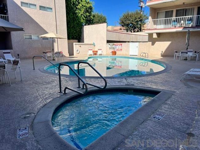 APT-207 - 4487 Colbath Ave, Condo with 2 bedrooms, 2 bathrooms and 2 parking in Sherman Oaks CA | Image 4