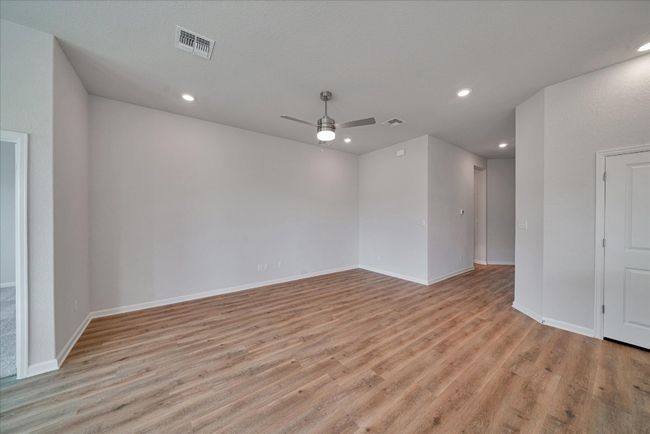 147 Cibolo Creek Loop, House other with 3 bedrooms, 2 bathrooms and 4 parking in Bastrop TX | Image 11