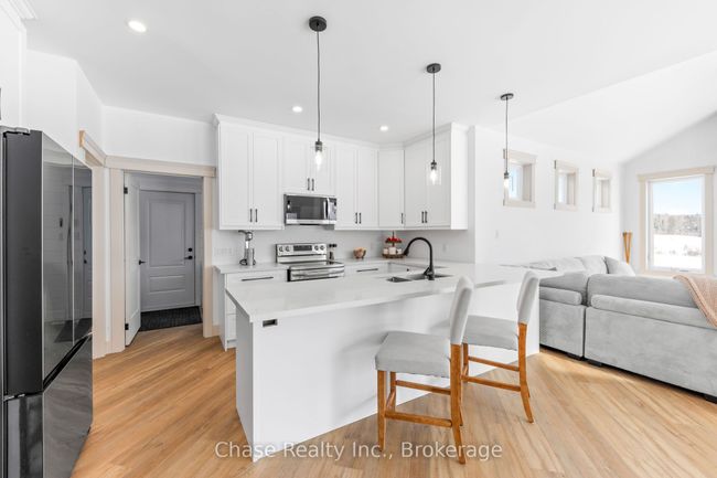 141 3 Mile Lake Rd, House other with 3 bedrooms, 2 bathrooms and 10 parking in Katrine ON | Image 9