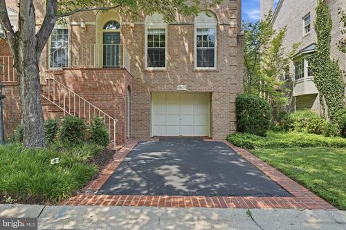 8904 Barrowgate Ct, POTOMAC, MD, 20854-2589 | Card Image