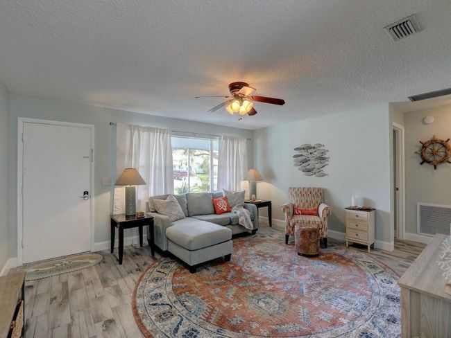 1379 Scroll St, House other with 2 bedrooms, 2 bathrooms and null parking in Sebastian FL | Image 6
