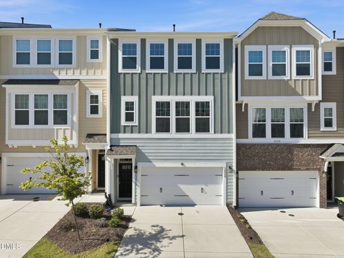 1050 Commack Dr, Durham, NC, 27703-6771 | Card Image
