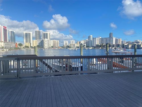 110-462 Golden Isles Dr, Hallandale Beach, FL, 33009-7586 | Card Image