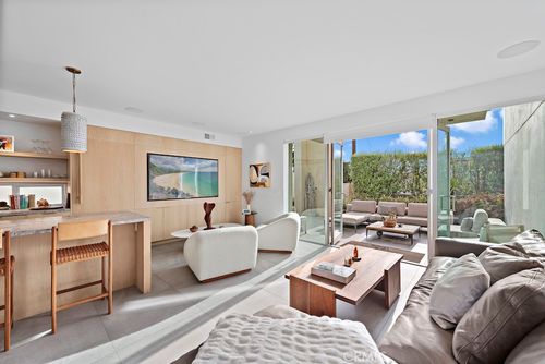 650 Glenneyre St, Laguna Beach, CA, 92651-2362 | Card Image