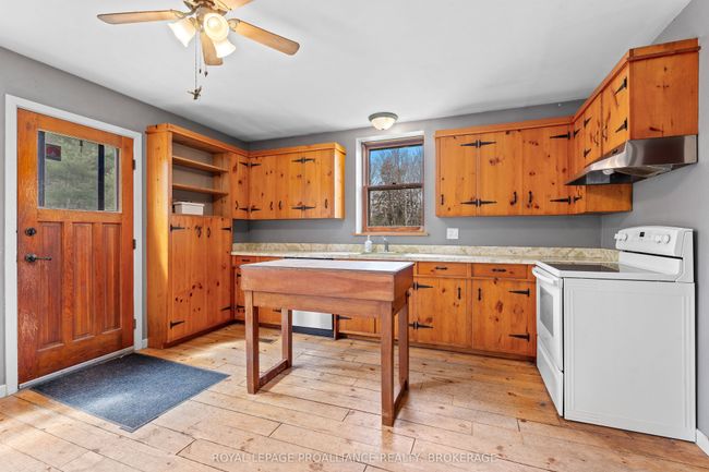 7558 Highway 38, House other with 3 bedrooms, 1 bathrooms and 10 parking in Verona ON | Image 17