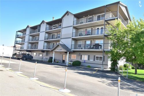 203-122 Government Rd, Weyburn, SK, S4H0P1 | Card Image