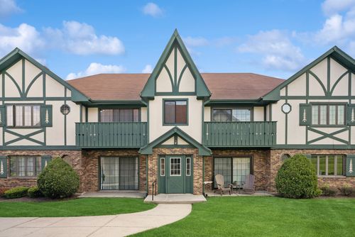 102-8058 Autobahn Dr S, Palos Park, IL, 60464-3156 | Card Image